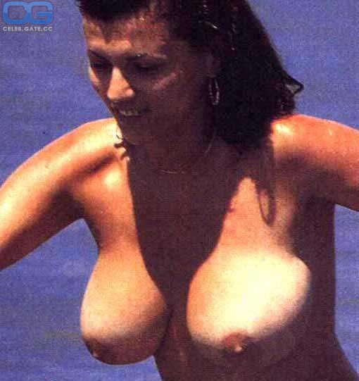 Serena Grandi Nackt Nacktbilder Playboy Nacktfotos Fakes Oben Ohne 5920