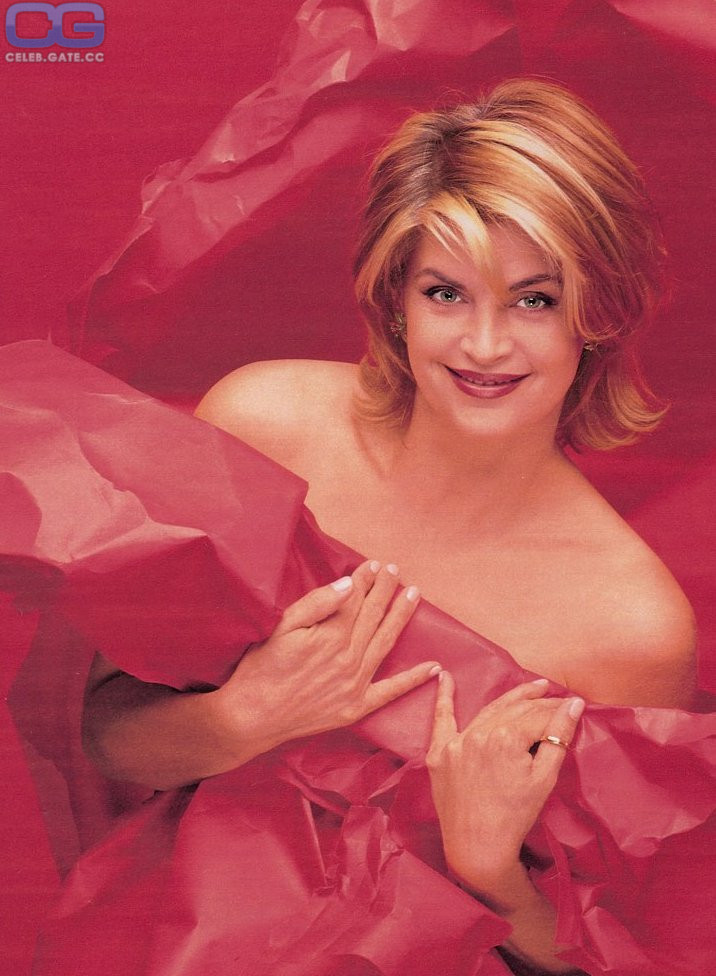 Kirstie Alley Nackt Nacktbilder Playboy Nacktfotos Fakes Oben Ohne 0790