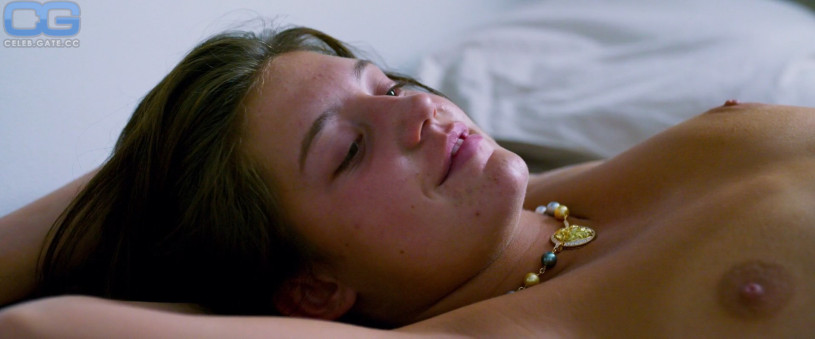 Adele Exarchopoulos Nackt Nacktbilder Playboy Nacktfotos Fakes Oben Ohne 5648