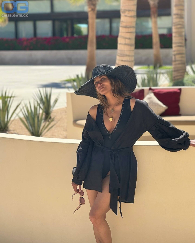 Halle Berry nude, pictures, photos, Playboy, naked, topless, fappening