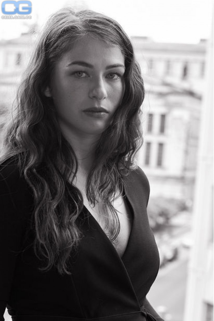 Henriette Confurius Nackt