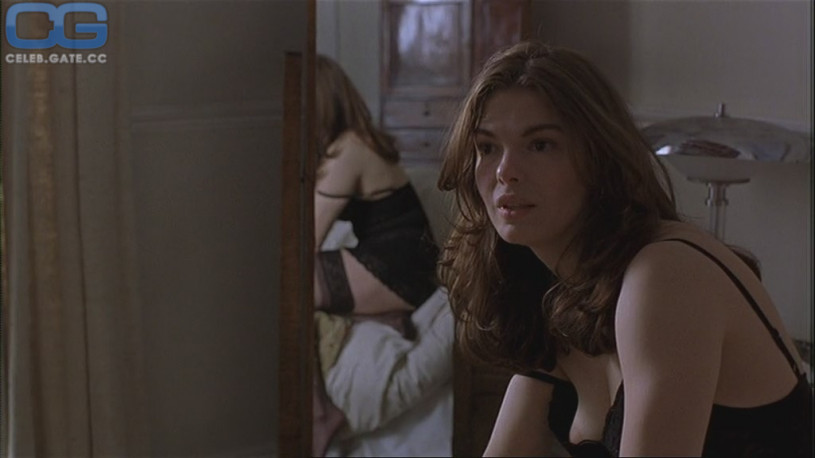 Jeanne Tripplehorn Nude Pictures 12