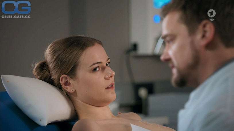 Llewellyn Reichman Nude Pictures Photos Playboy Naked Topless Fappening