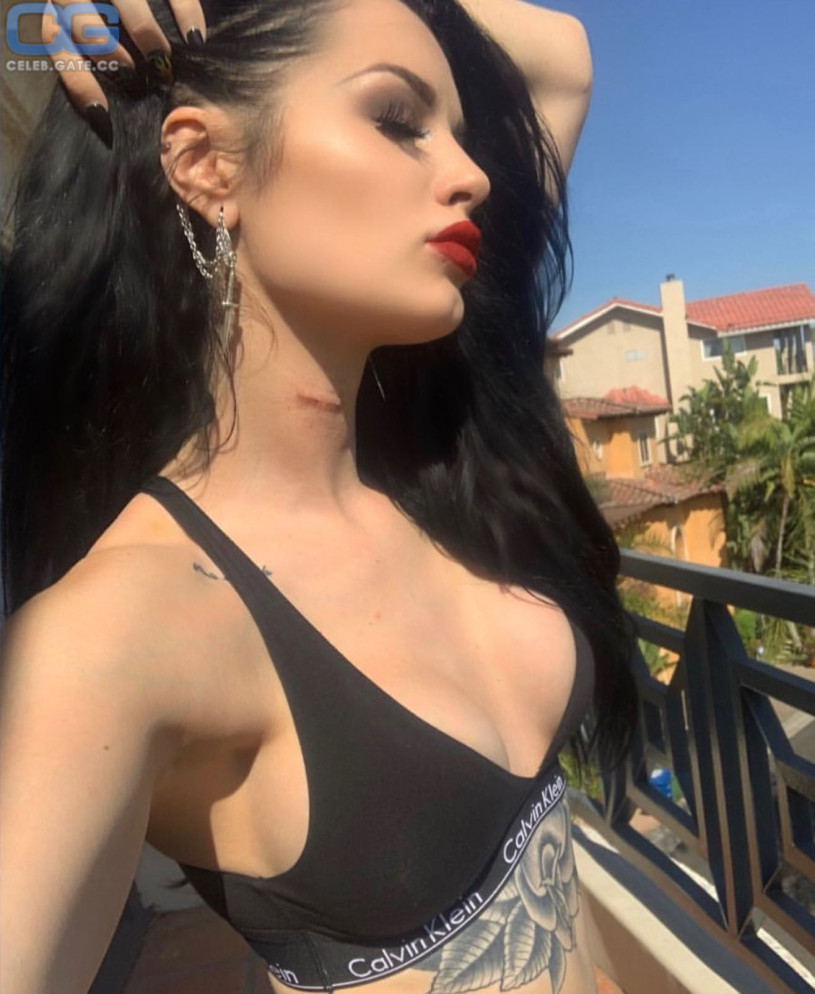 Saraya Jade Bevis Nackt Nacktbilder Playboy Nacktfotos Fakes Oben Ohne