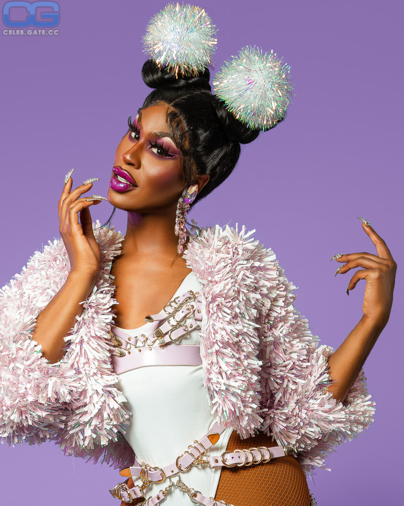 Shea Coulee Nackt Nacktbilder Playboy Nacktfotos Fakes Oben Ohne 0735