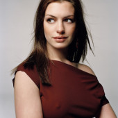 Anne Hathaway 