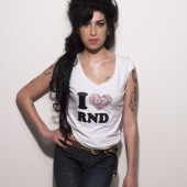 Amy Winehouse jeans