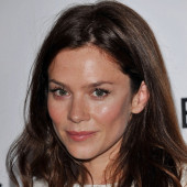 Anna Friel