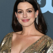 Hathaway leaks anne Oscars Wardrobe