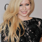Avril Lavigne body