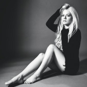 Avril Lavigne sexy