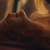 Bella Thorne 