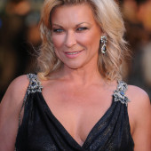 Claire King 