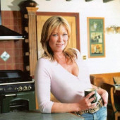 Claire King 