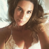 Claudelle Deckert