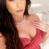 Demi Lovato cleavage