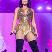 Demi Lovato koerper