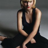 Elisha Cuthbert 