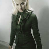 Elisha Cuthbert 