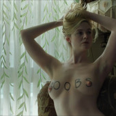 Elle Fanning 