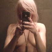 Ellie Goulding topless