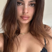 Emily Ratajkowski 