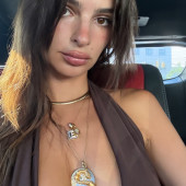 Emily Ratajkowski 