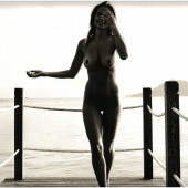 Genevieve Morton fully nude