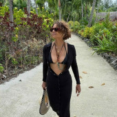 Halle Berry 