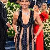 Halle Berry 