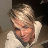 Halle Berry 