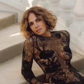 Halle Berry 