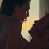 Hande Ercel 