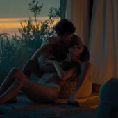 Hande Ercel 