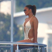 Jennifer Lopez body