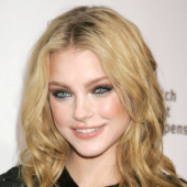 Jessica Stam