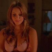 Julianna Guill 