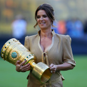 Katarina Witt dekollete