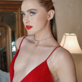 Kathryn Newton 