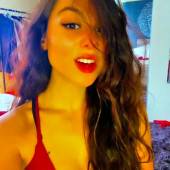 Kira Kosarin 