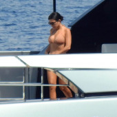 Kourtney Kardashian naked