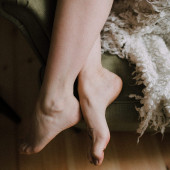 Lara Helmrich feet