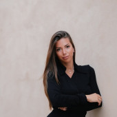Laura Villars 