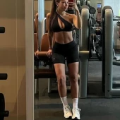 Laura Villars 