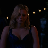 Lili Reinhart 