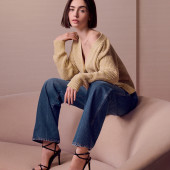 Lily Collins 