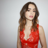 Lily Collins 