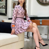 Lily Collins 