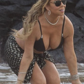 Mariah Carey boobs