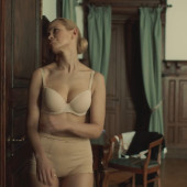 Marina Domozhirova 